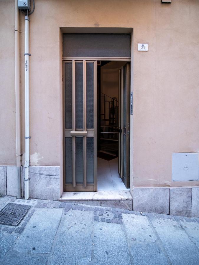 Little Diamond - City Centre Apartment Cagliari Exterior photo
